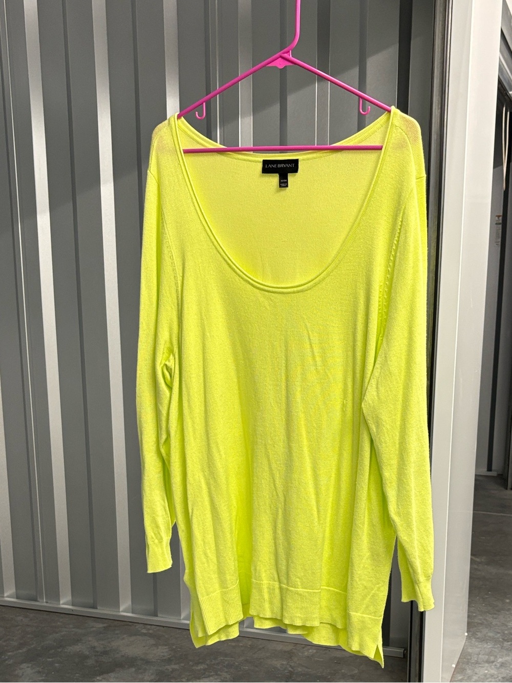 Lane Bryant Neon Yellow Green Scoop Neck Lightweight Sweater High Low Hem 22/24